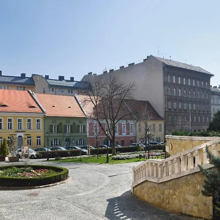 Fresh And Personal Near Buda Castle *