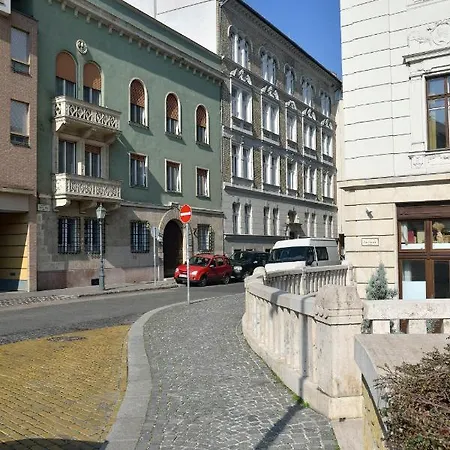 Fresh And Personal Near Buda Castle Apartment